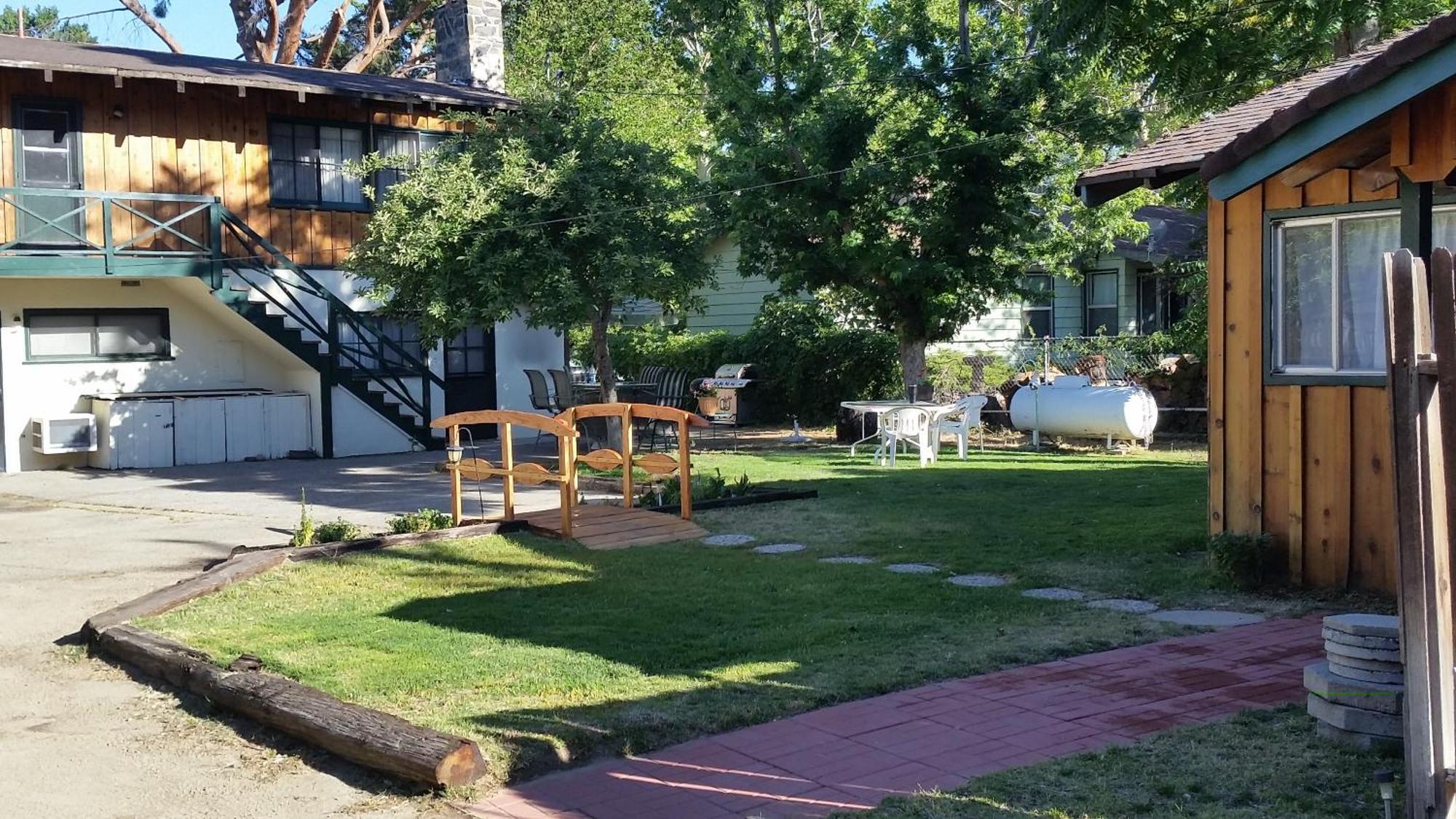 Kern Riverfront Lodge Кернвілль Екстер'єр фото