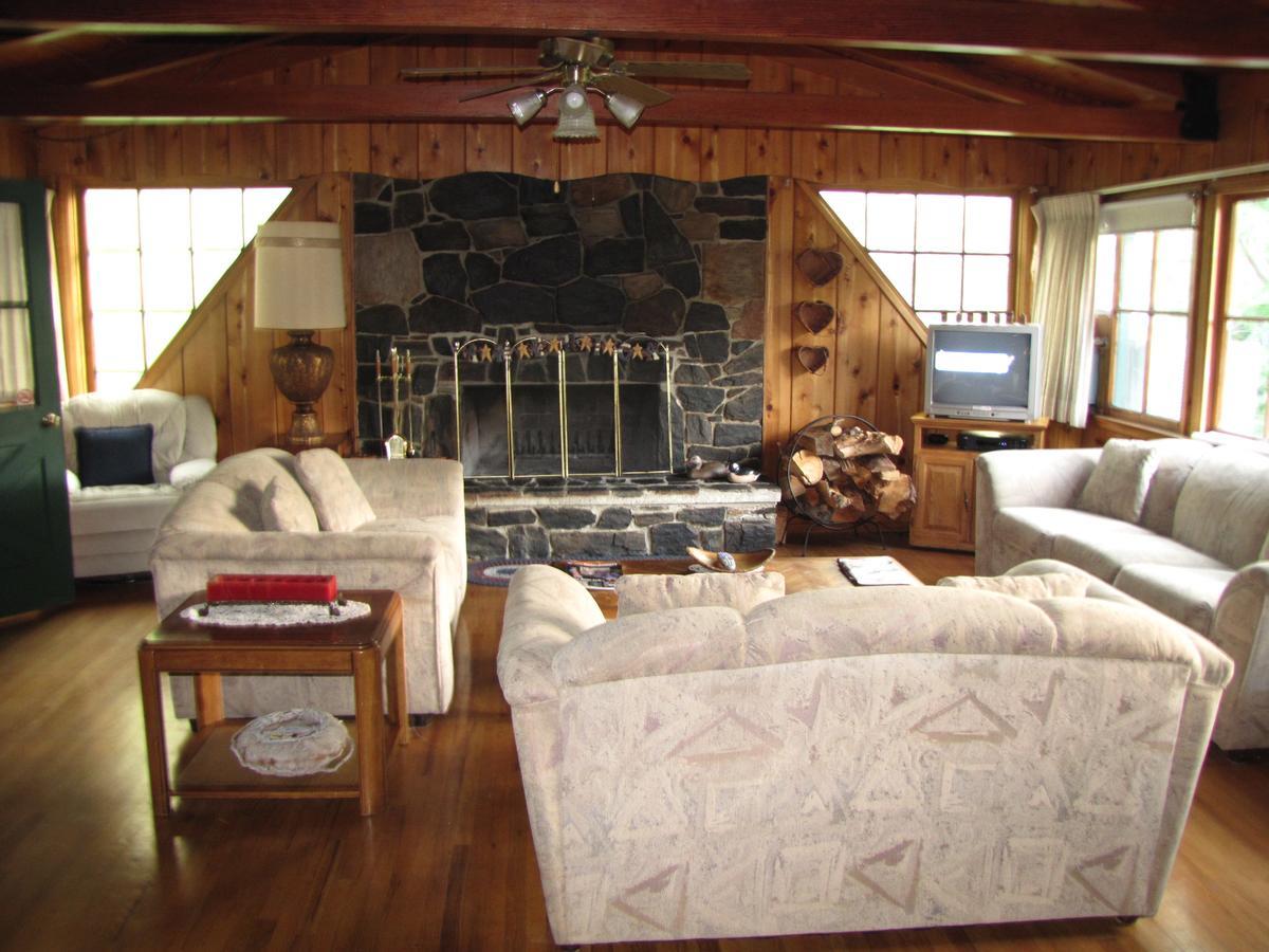 Kern Riverfront Lodge Кернвілль Екстер'єр фото